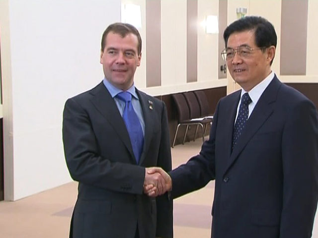 Медведев после встречи с главой КНР: БРИКС выработают общую позицию по ситуации в еврозоне