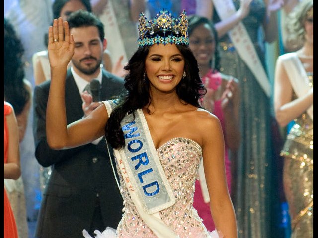 Венесуэла ликует: очередная ее представительница, 22-летняя Ивиан Саркос, победила на международном конкурсе красоты "Мисс мира", обойдя 112 красавиц из других стран