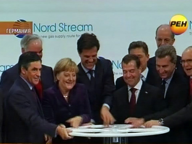 Президент России Дмитрий Медведев и канцлер Германии Ангела Меркель открыли газопровод "Северный поток", по которому потребители в Европе смогут получать российский газ напрямую