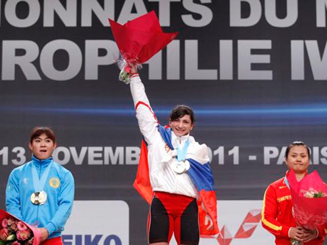 Светлана Царукаева принесла России первое золото чемпионата мира по тяжелой атлетике