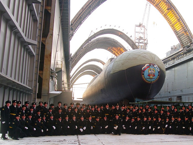 Представители российского Военно-морского флота не хотят принимать на вооружение новые цифровые атомные подводные лодки проекта 955 "Борей" из-за опасности сбоев, которые могут возникнуть в неотлаженной до конца компьютерной системе