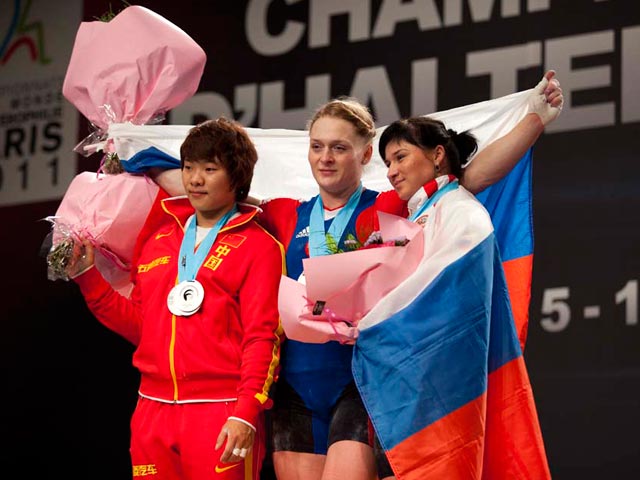 Бывшая гимнастка Оксана Сливенко завоевала золото ЧМ по тяжелой атлетике