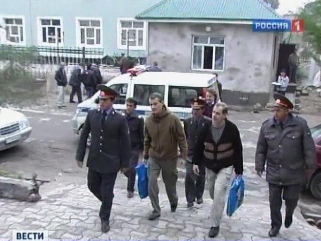СМИ: Таджикистан посадил российского летчика за приговор свату президента Рахмона