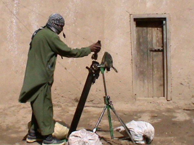 Североафриканская ячейка "Аль-Каиды" заявила, что ей удалось раздобыть оружие, которое прежде принадлежало силам убитого полковника Муаммара Каддафи
