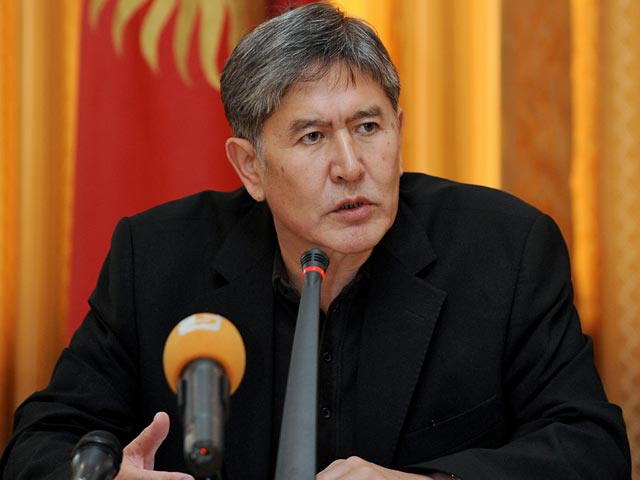 ЦИК Киргизии в субботу объявил официальные итоги прошедших 30 октября президентских выборов, победу в которых одержал премьер-министр, лидер социал-демократической партии Алмазбек Атамбаев, набравший 62,52% голосов