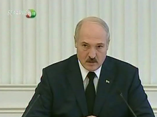 Лукашенко подписал закон против флеш-мобов