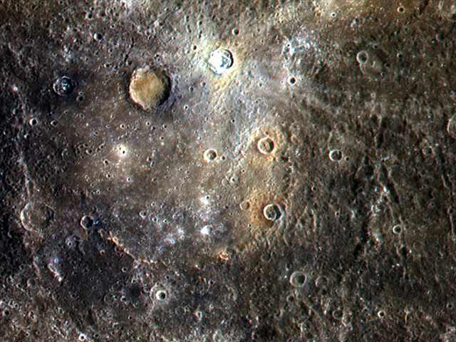 Американское космическое ведомство (NASA) приняло решение продлить на год (до марта 2013 года) миссию межпланетной станции Messenger, изучающей Меркурий