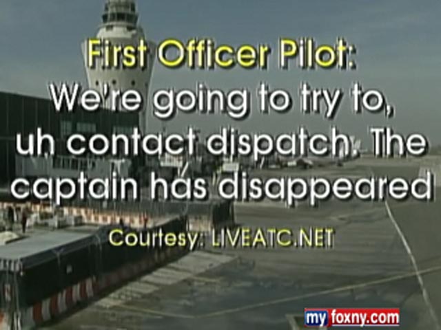 Пилот пассажирского лайнера переполошил спецслужбы США, случайно заперевшись в туалете
