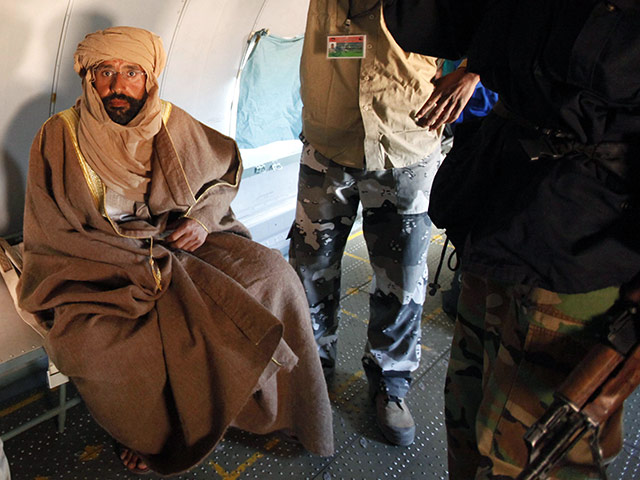 Вооруженная группа сторонников новых властей Ливии, которая арестовала накануне Сейфа аль-Ислама, в воскресенье заявила, что намерена удерживать пленника в своих руках, пока в стране не будет сформирована новая судебная система