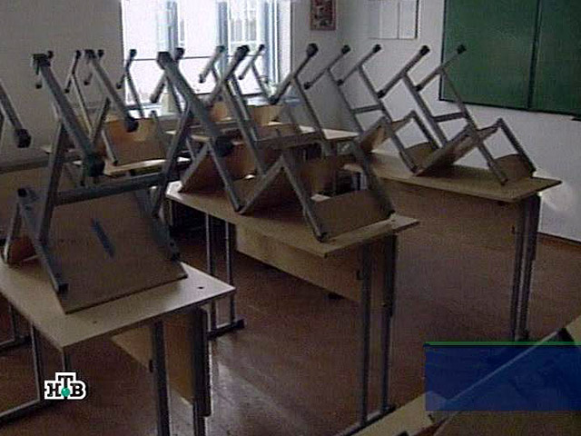 По данным следствия, 27 октября ученица пятого класса школы &#8470;13 в Воронеже осталась после уроков дежурить в классе