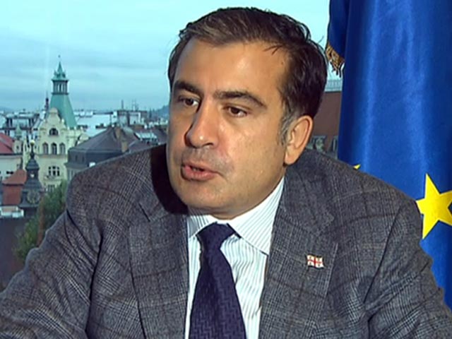 Президент Грузии Михаил Саакашвили заявил во вторник, что готов пожертвовать российским политикам любую часть своего тела для восстановления единства страны