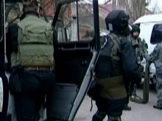 В Прибайкалье спецназ взял штурмом квартиру с 4-летним ребенком, из которой обстреляли патрульную машину