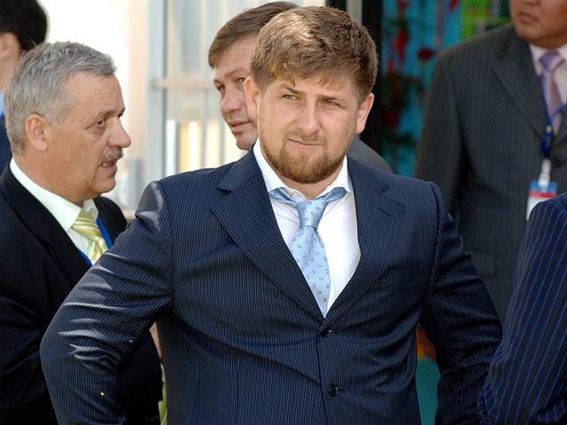 Госдепартамент США добился от организаторов скачек в штатах Кентукки и Нью-Йорк (США) снятия с соревнований лошади по кличке "Сладкий утенок", принадлежащей президенту Чечни Рамзану Кадырову