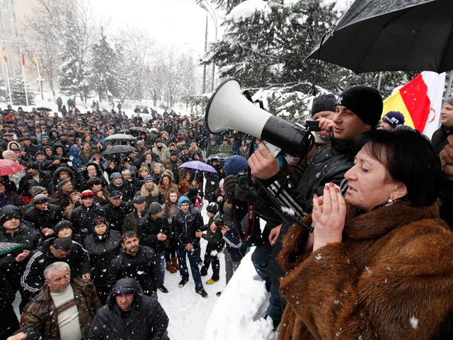 Алла Джиоева на митинге поздравила собравшихся с победой на президентских выборах