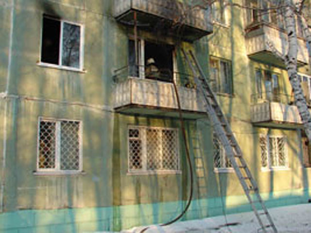 Таксист спас четверых детей из квартиры на втором этаже девятиэтажного дома в Ленинском районе Томска, где утром 1 декабря произошел пожар
