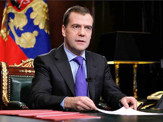 За два дня до выборов в Госдуму 4 декабря президент России Дмитрий Медведев в обращении к "согражданам, соотечественникам и друзьям" призвал "сделать правильное и важное дело" - прийти и проголосовать