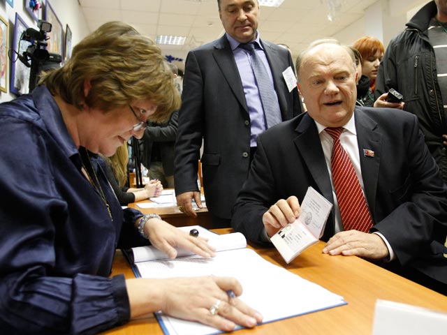 Лидер КПРФ Геннадий Зюганов проголосовал в Москве на избирательном участке номер 149