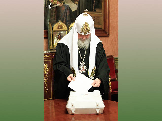 Патриарх считает итоги выборов определяющими для судьбы России