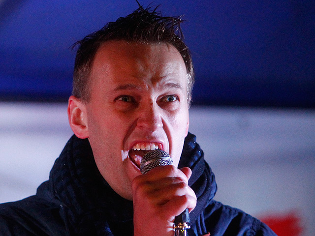 Одного из лидеров "Солидарности" Илью Яшина и оппозиционного блоггера Алексея Навального, задержанных накануне вечером на акции протеста "Против несправедливых выборов" в центре Москвы, ночью перевезли из ОВД "Северное Измайлово" в ОВД "Китай-город"