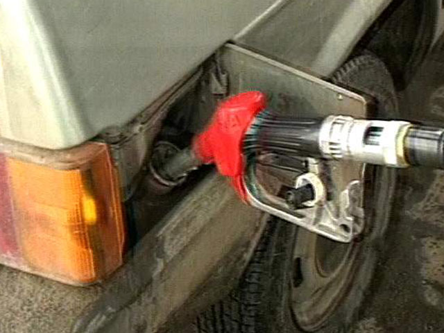 Нефтяники сходили в правительство, пообещав снизить цены на бензин