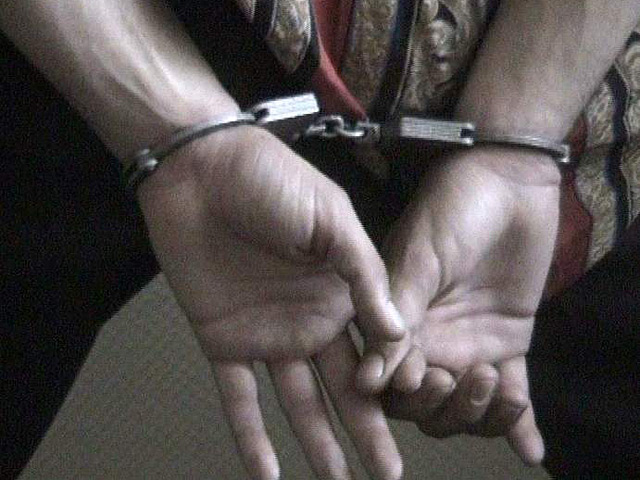 В Тульской области полиция арестовала грабителей, проявивших беспрецедентную наглость. Преступники приехали на судебный процесс на похищенном автомобиле престижной марки