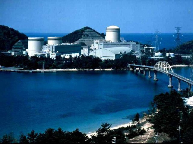 Второй реактор АЭС "Михама", расположенной в японской префектуре Фукуи в 320 километрах к западу от Токио, был остановлен сегодня утром из-за технических неполадок