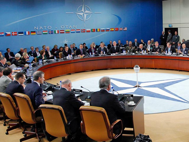 Россия и страны Североатлантического альянса в очередной раз попытаются достичь компромисса по вопросу строительства системы противоракетной обороны (ПРО) в Европе - в четверг в Брюсселе состоится заседание Совета РФ-НАТО на уровне министров