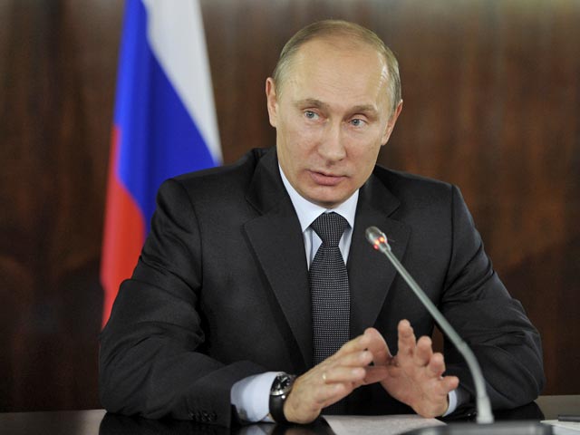 Премьер России Владимир Путин считает неприемлемым серьезное увеличение акцизов на алкоголь и табак ради снижения нагрузки на бизнес