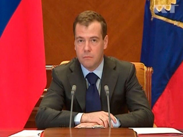 Президент РФ Дмитрий Медведев отреагировал на вчерашние митинги протеста, прошедшие более чем в 100 городах в России и за рубежом