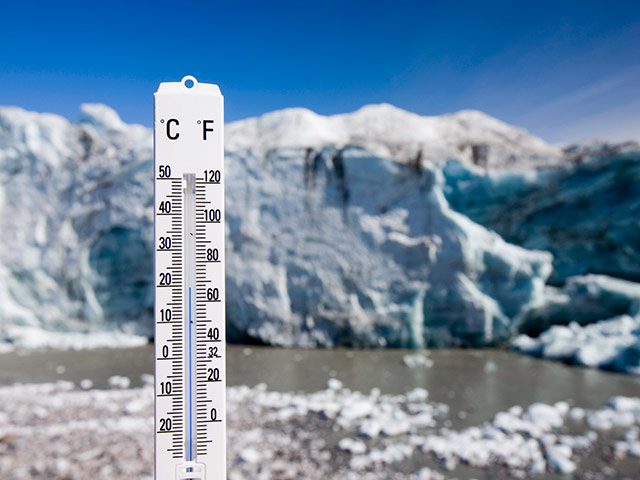 Ледяная шапка Гренландии потеряла 100 миллиардов тонн льда за аномально теплый 2010 год