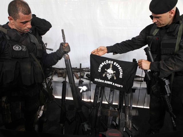 Жителям Бразилии предложили обменять оружие на билеты мундиаля