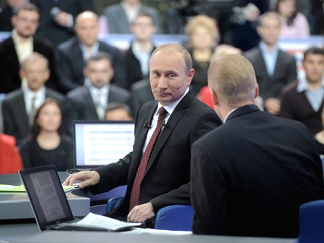 Предложение премьер-министра РФ Владимира Путина об установке веб-камер на всех избирательных участках, озвученное им в четверг в ходе прямой линии с гражданами России, подверглось критике со стороны правозащитников