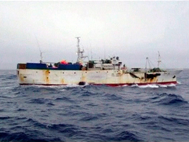 Норвежскому рыболовному судну, которое находится в 20 милях от терпящего бедствие в Антарктиде российского рефрижератора "Спарта", не удалось пробиться к нему на помощь из-за тяжелых ледовых условий