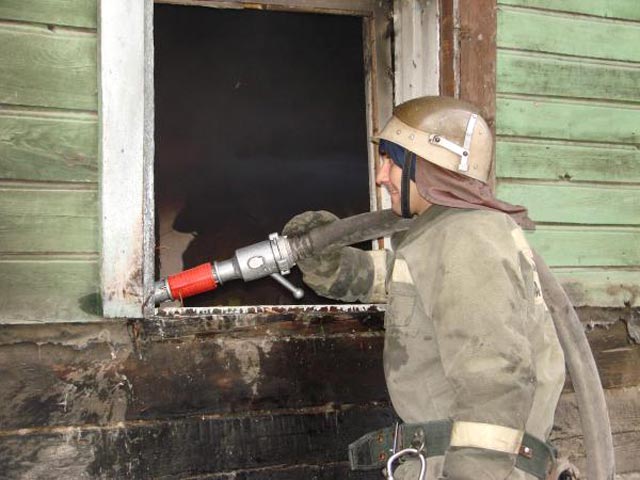 Четыре человека сгорели в частном доме в Хабаровске
