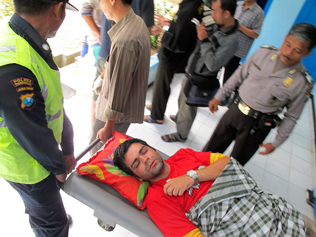 Не менее 217 человек числятся пропавшими без вести в результате крушения судна с нелегальными мигрантами у берегов Индонезии