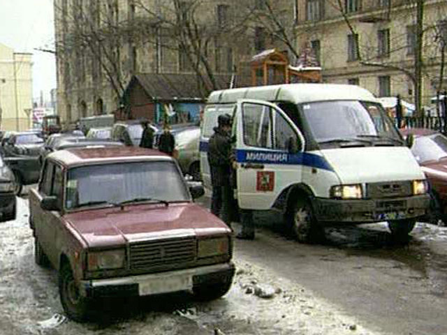 Полицейских подозревают в зверском избиении 22-летней москвички, попавшей в их автомобиль снежком