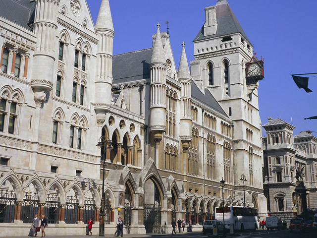 В Высоком суде Лондона завершил свое выступление адвокат Романа Абрамовича, защищающий бывшего губернатора Чукотки от иска Бориса Березовского в 5,5 миллиардов долларов