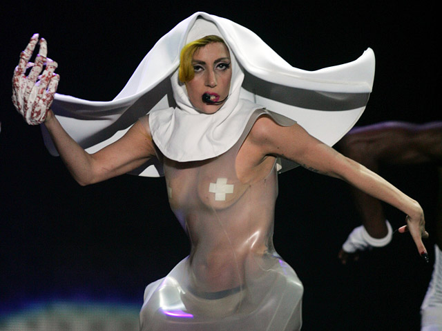 Американская поп-певица Леди Гага названа лучшим артистом 2011 года по версии новостного агентства Associated Press