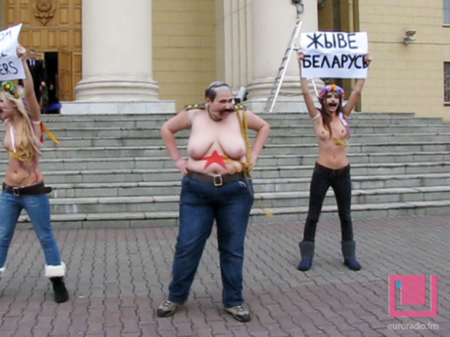 "Голые феминистки" вернулись на Украину