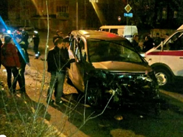Авария произошла 11 октября в Чите в 22:40 на регулируемом перекрестке улиц Николая Островского и Чкалова. В результате ДТП девушка получила закрытую черепно-мозговую травму, ушиб головного мозга, скальпированную рану лобной области