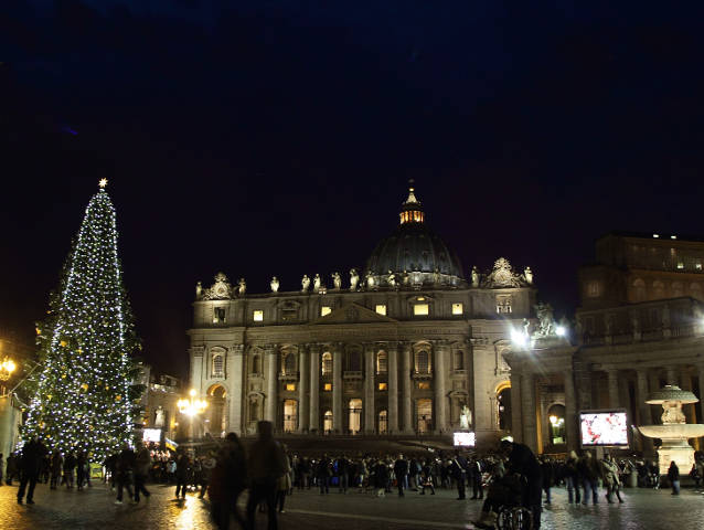Опубликовано расписание богослужений Папы Бенедикта XVI на рождественский период