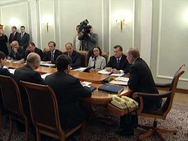 Премьер-министр Российской Федерации Владимир Путин похвалил сотрудников Внешэкономбанка