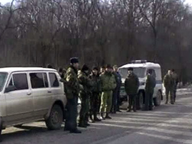 В ингушском селе Плиево 1 января обнаружили самодельное взрывное устройство - ведро, начиненное аммиачной селитрой и алюминиевой пудрой