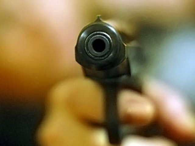 Молодой человек открыл стрельбу из травматического пистолета в ночном клубе в центре Москвы