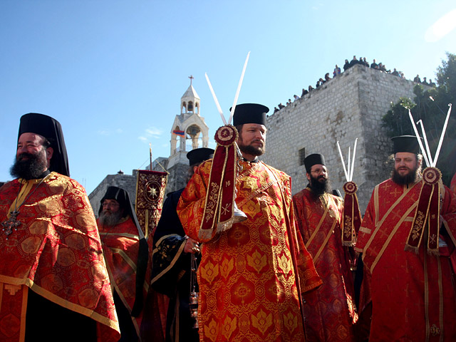 7 января вместе с Русской православной церковью празднуют Рождество Грузинская, Сербская, Иерусалимская Церкви, афонские монастыри, а также католики восточного обряда  и некоторые протестанты, придерживающиеся Юлианского календаря.