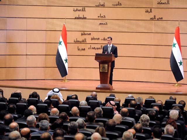 Давая оценку политической ситуации в Сирии, которая последние десять месяцев охвачена народными волнениями внутри страны и находится под экономическим бойкотом извне, Асад заявил, что кризис, разразившийся в Сирии, является частью плана "колониалистов"