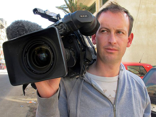 Журналист французского телеканала France 2 Жиль Жакье погиб в сирийском городе Хомс: там неизвестные боевики напали на уличную демонстрацию