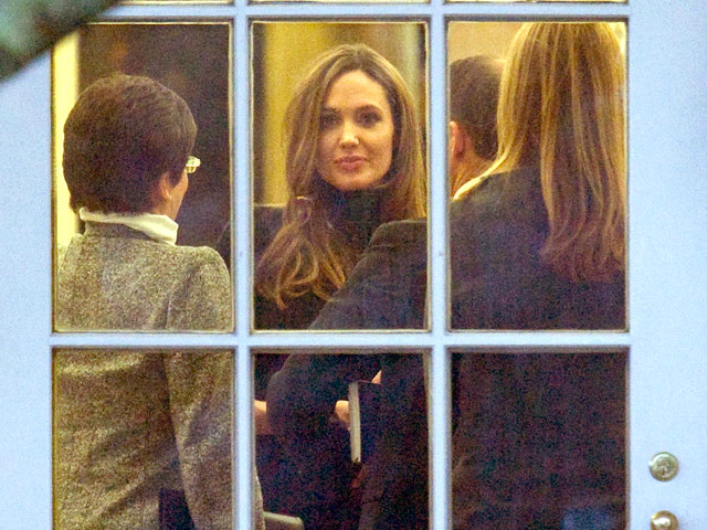 Анджелина Джоли во время встречи с Бараком Обамой