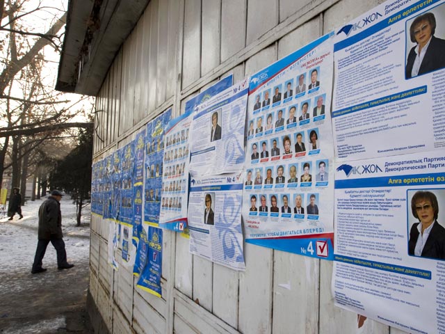 В Казахстане суббота - "день тишины" перед парламентскими выборами. В выборах участвуют семь политических партий, что должно разбавить гегемонию пропрезидентской "Нур Отан". В общей сложности на 98 мандатов в мажилис претендуют 335 кандидатов из партийных