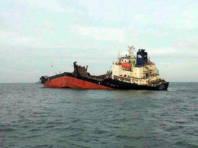 Южнокорейский танкер затонул в воскресенье в Желтом море, погибли три человека